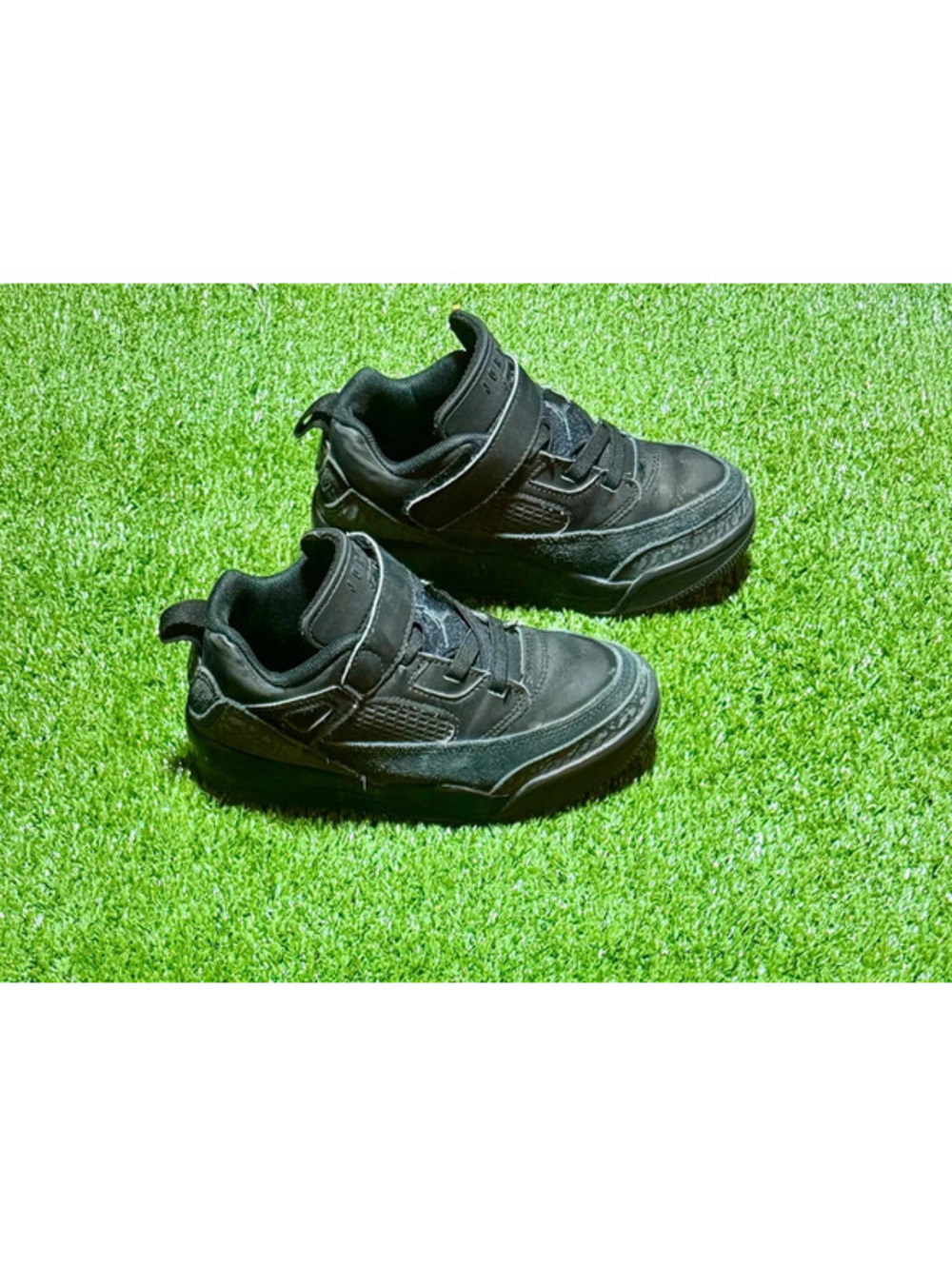 Jordan Spizike Low Triple Black – Size 1Y